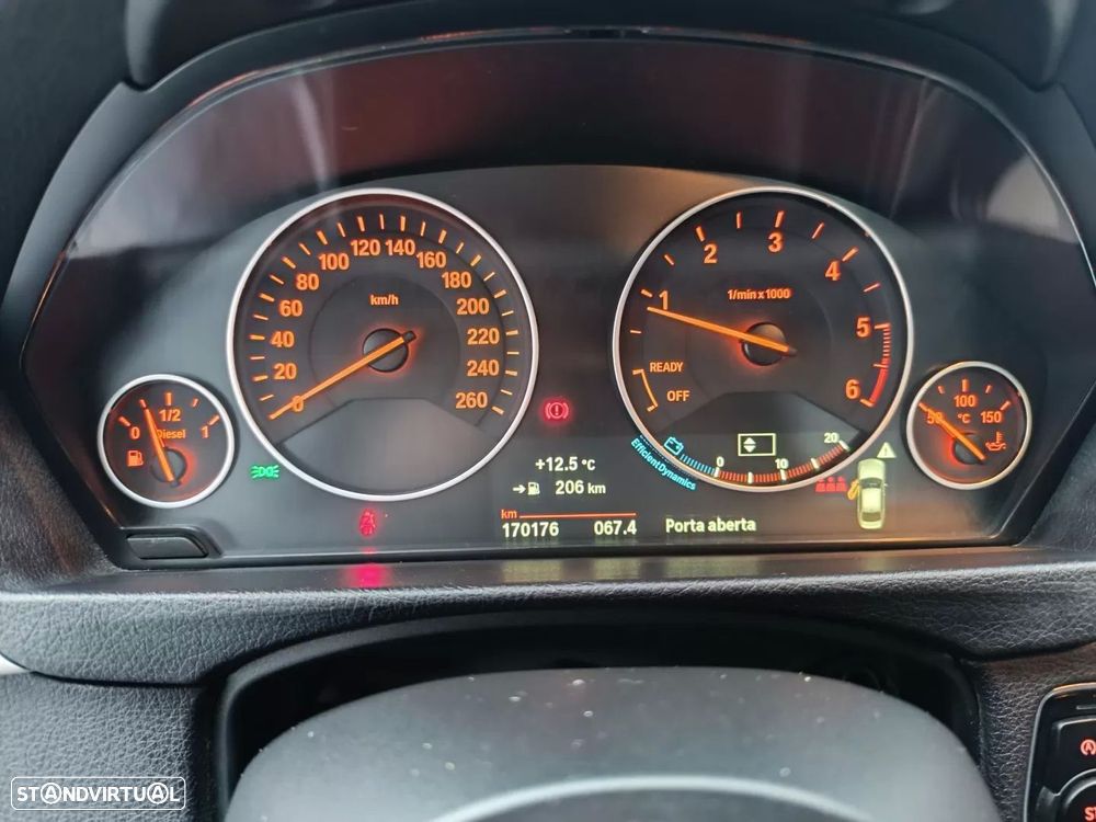 BMW 318 d Line Sport - 21