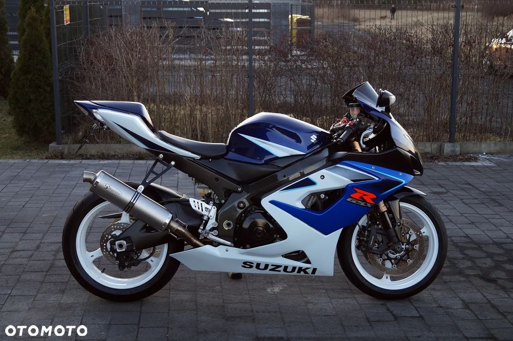 Suzuki GSX-R - 6