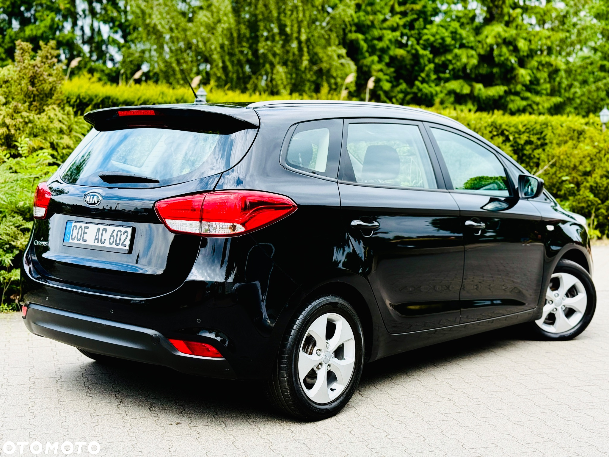 Kia Carens 1.6 GDI Dream Team Edition - 4