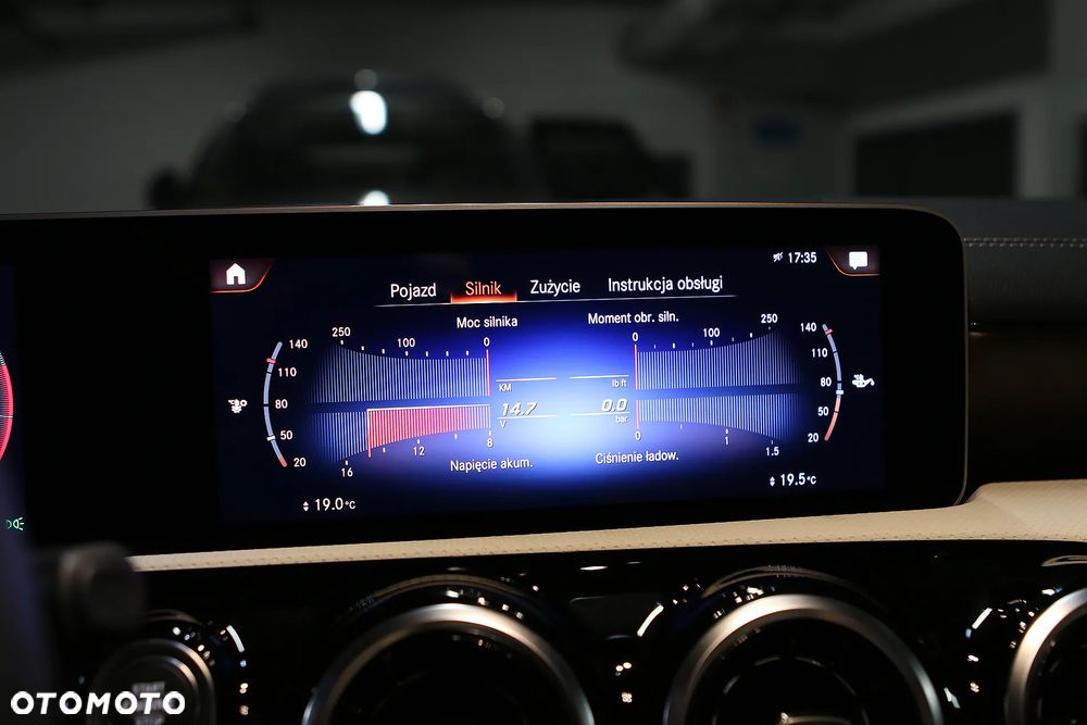 Mercedes-Benz CLA 250 4Matic 7G-DCT AMG Line - 33