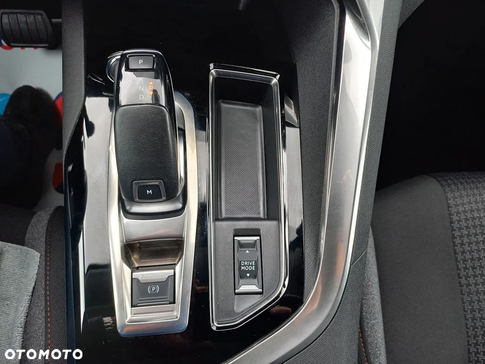 Peugeot 3008 BlueHDi 130 Stop & Start EAT8 Active Business-Paket - 31