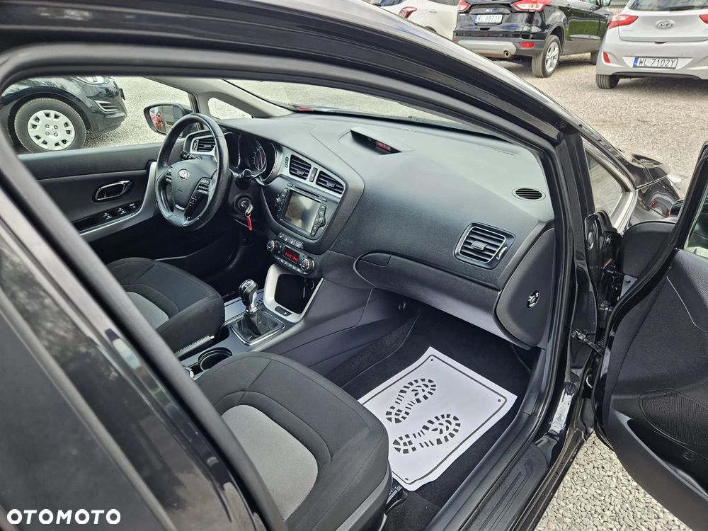 Kia Ceed 1.4 CVVT Dream Team Edition - 31