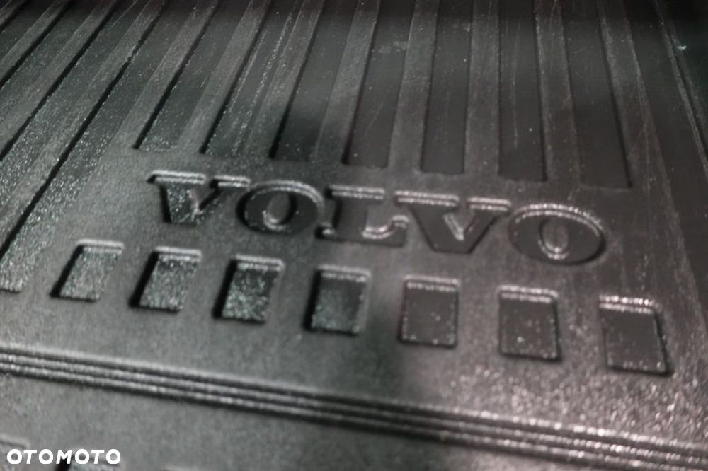 Volvo XC 60 T6 Plug-In Hybrid AWD R-Design - 34