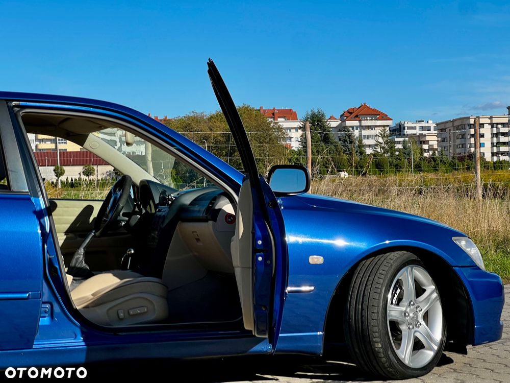 Lexus IS 300 Sport - 5