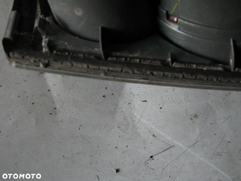LAMPA LEWA TYŁ Z KLAPY MAZDA 6 - 5