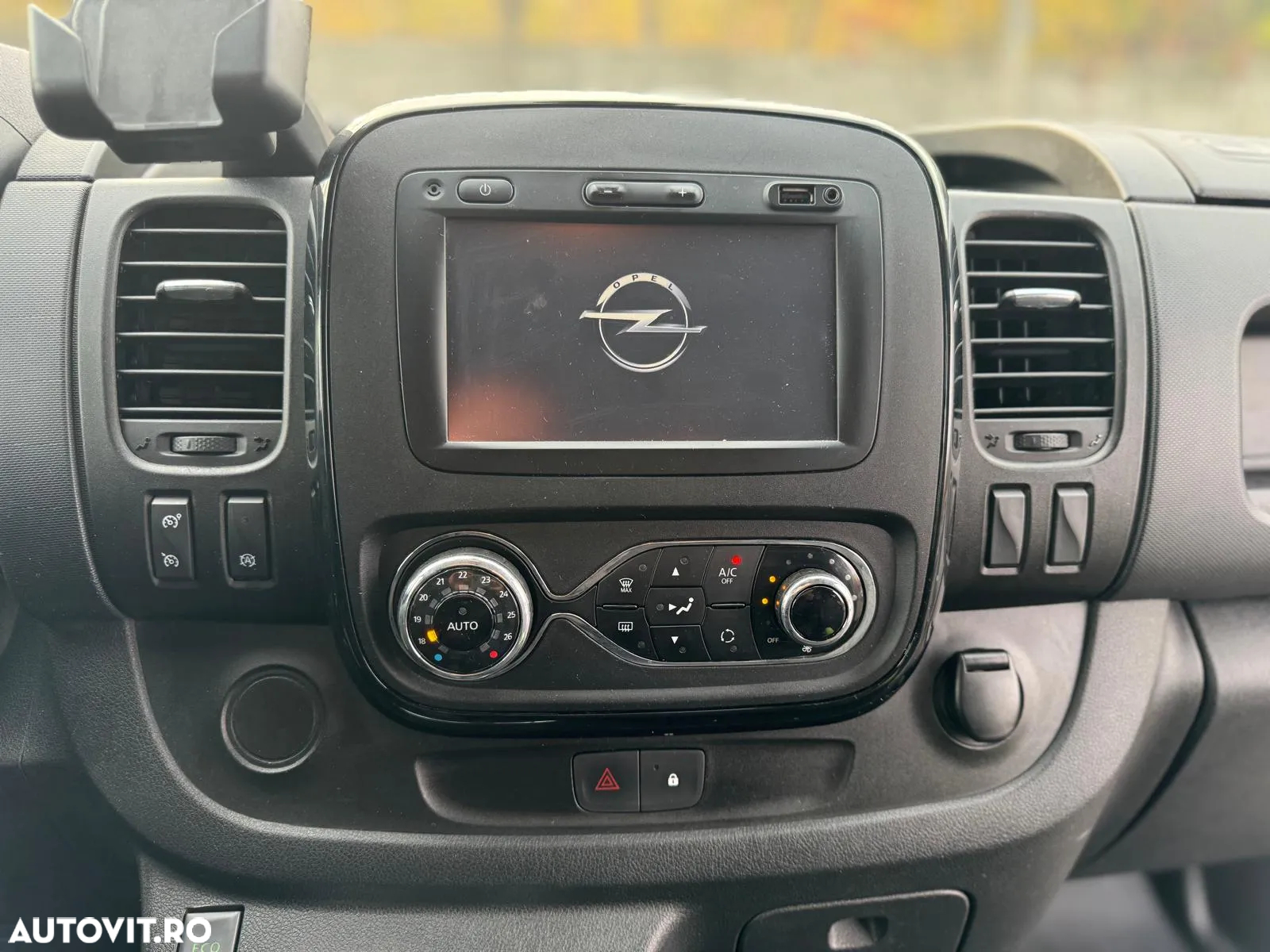 Opel Vivaro - 13