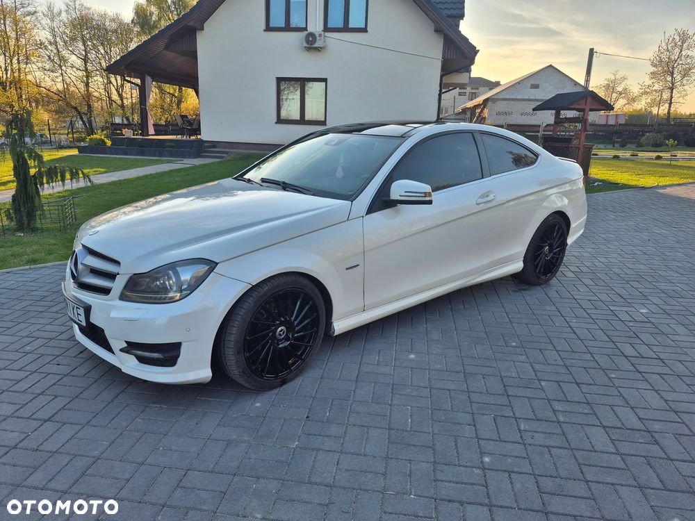 Mercedes-Benz Klasa C 250 CDI DPF BlueEFFICIENCY 7G-TRONIC Edition 1 - 3