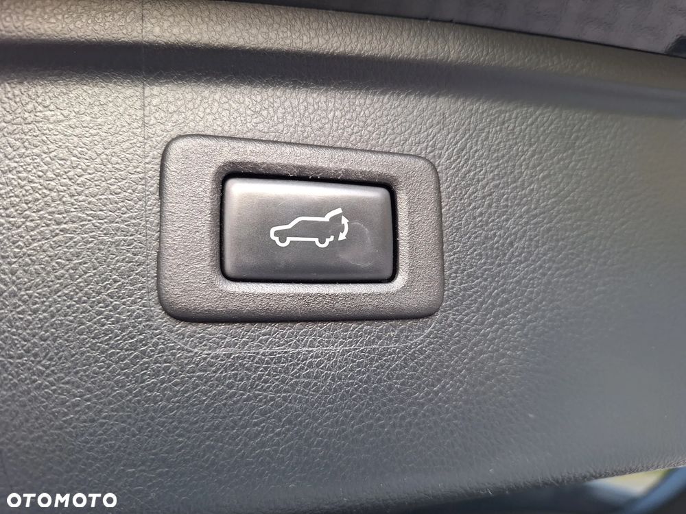 Subaru Outback 2.0D Exclusive Lineartronic - 24