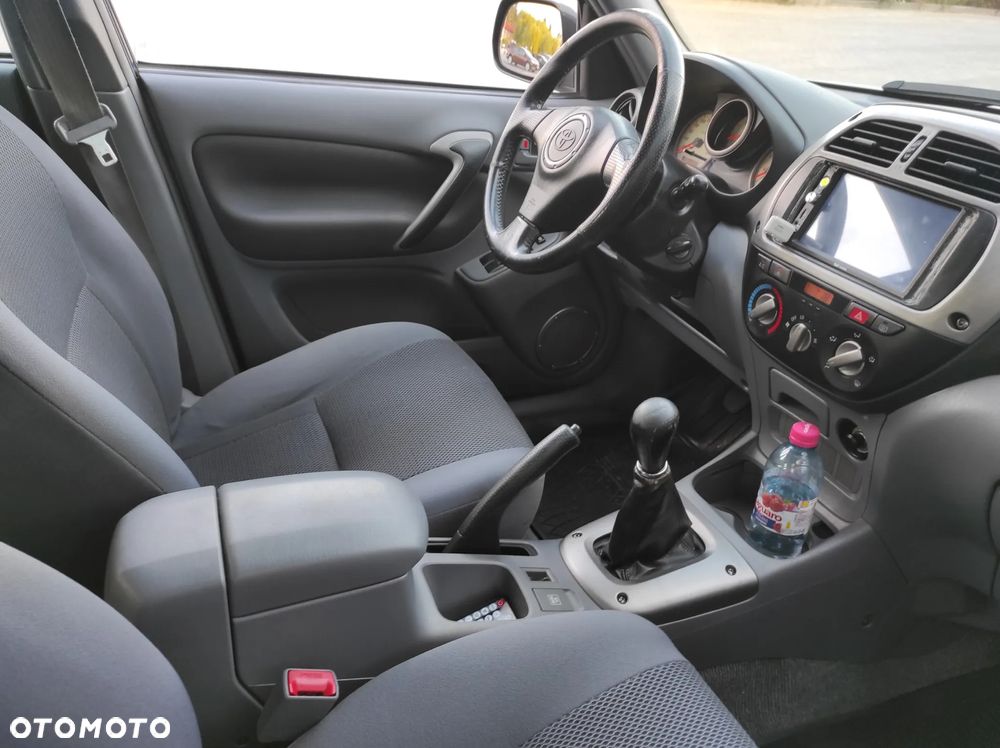 Toyota RAV4 2.0 VVT-i 4x4 - 10