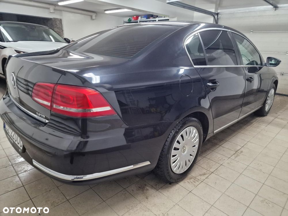 Volkswagen Passat 2.0 TDI Comfortline - 8