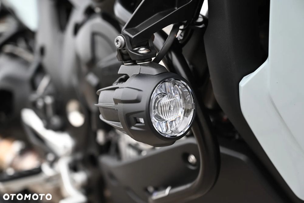 BMW XR - 15