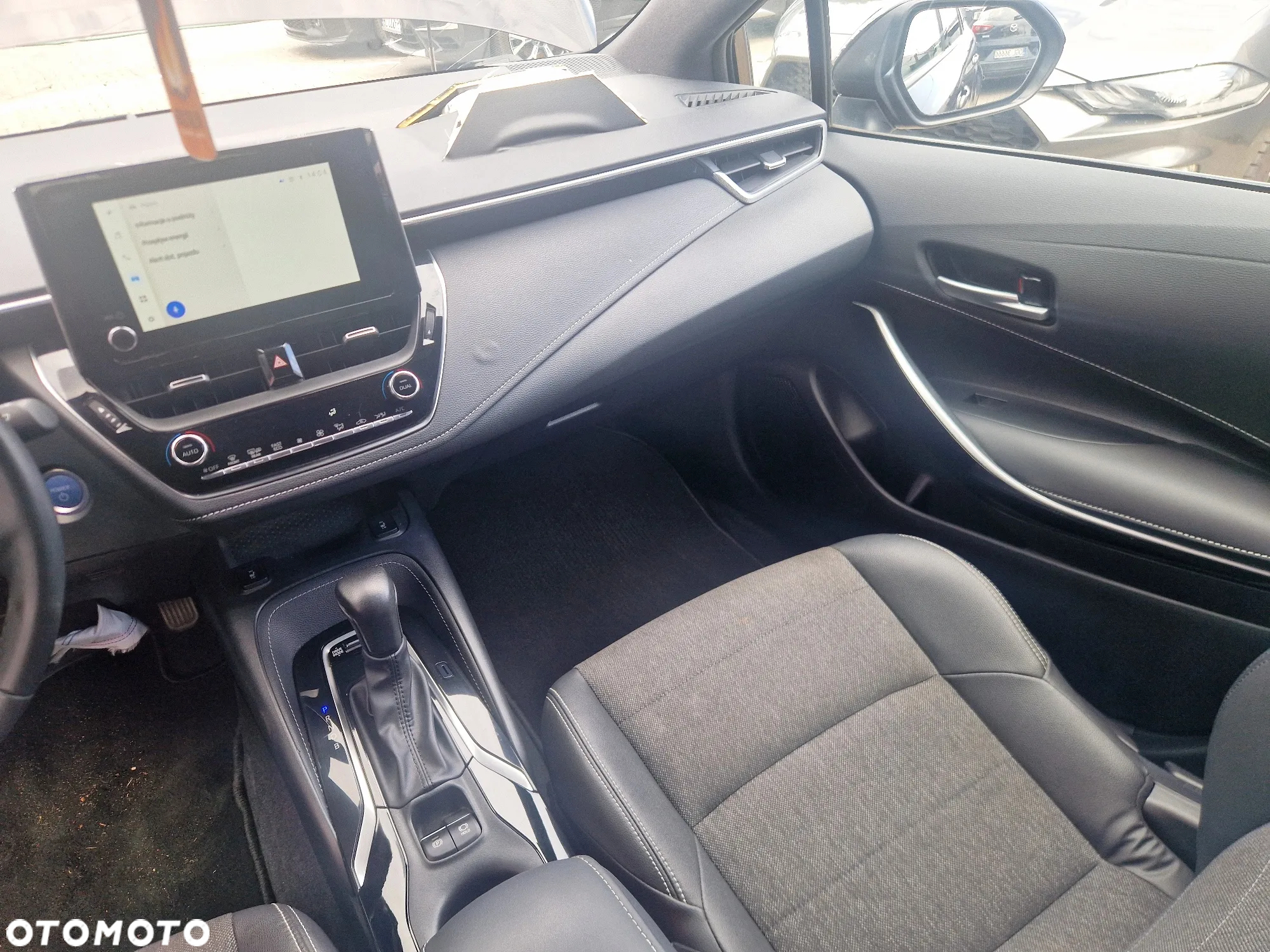 Toyota Corolla 1.8 Hybrid Style - 20