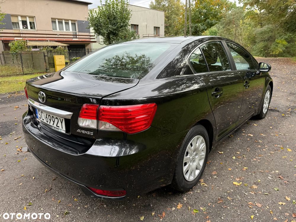 Toyota Avensis 1.6 Luna - 10