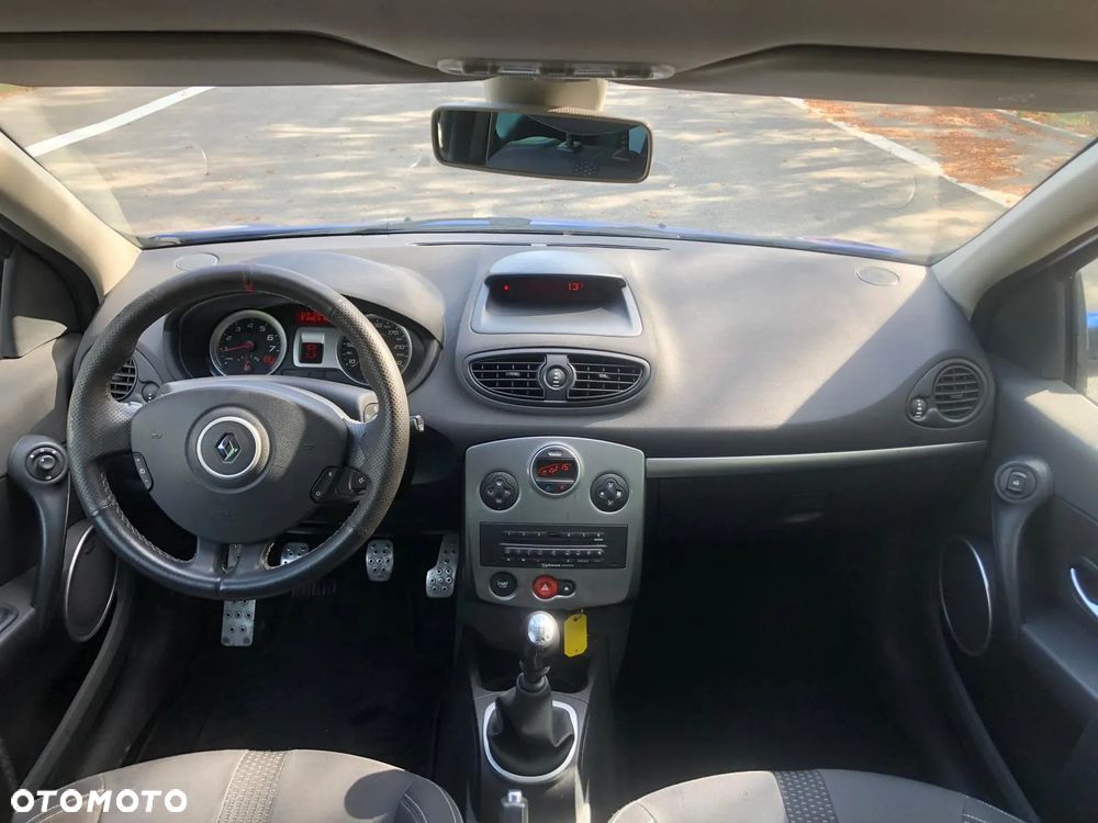 Renault Clio 2.0 16V Sport - 12