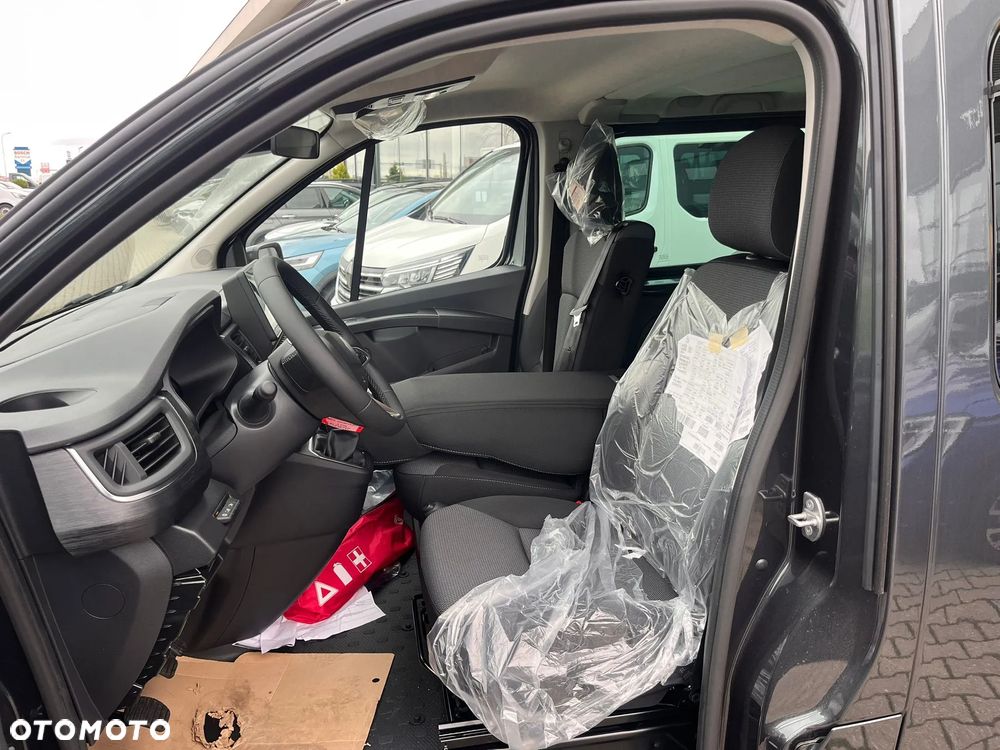 Renault Trafic 2.0 dCi - 13
