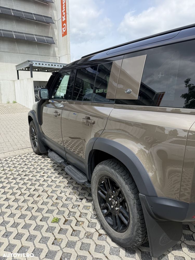 Land Rover Defender 110 2.0L D240 S - 8