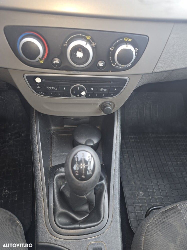 Renault Fluence 1.6 16V Authentique - 6