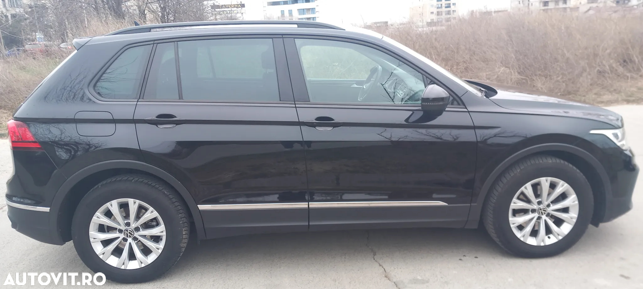 Volkswagen Tiguan - 12