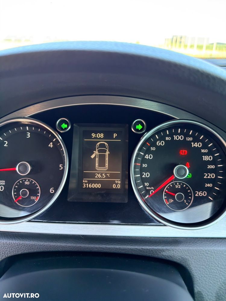 Volkswagen Passat 2.0 TDI BlueMotion Technology DSG Highline - 8