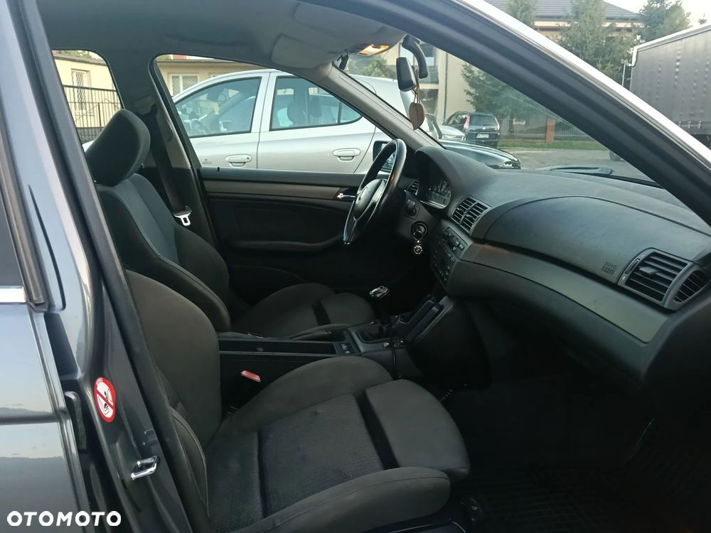 BMW Seria 3 325i Edition Sport - 16