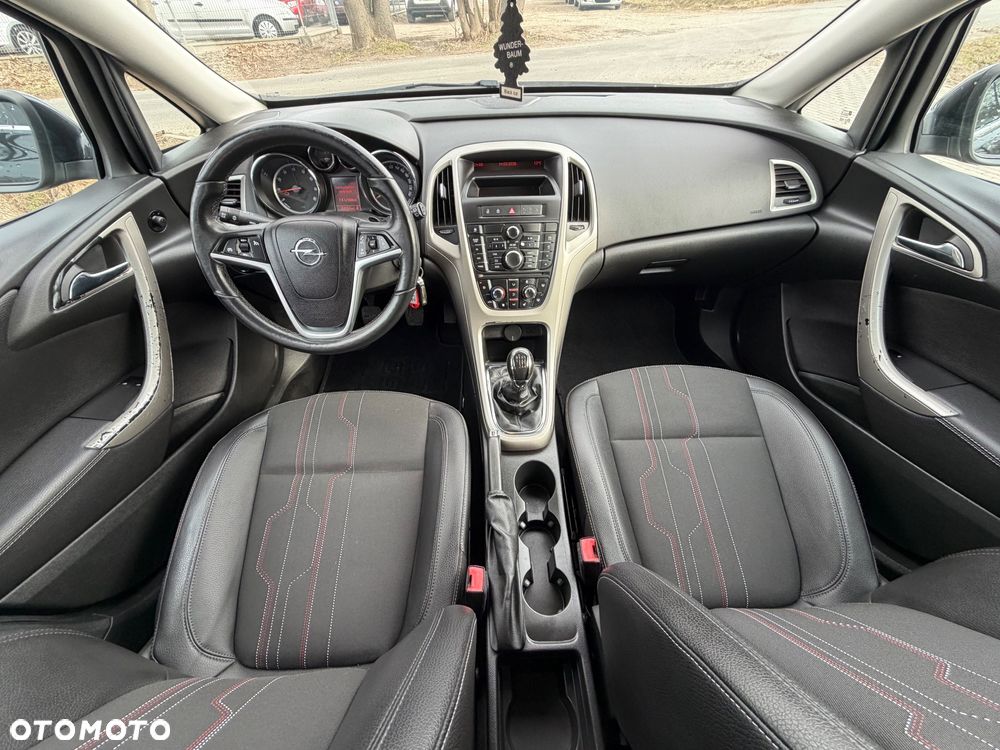 Opel Astra 1.4 T Cosmo - 11