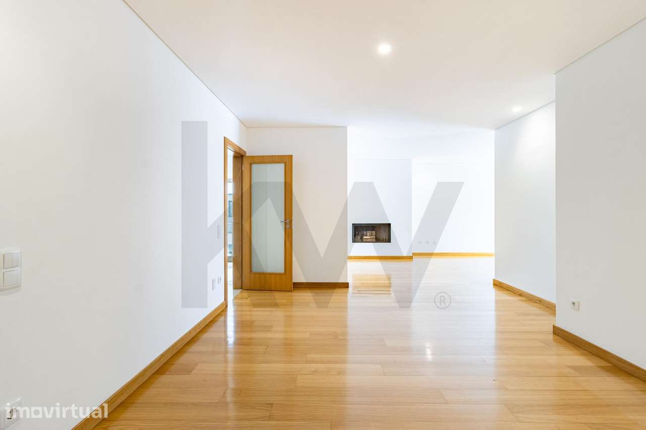 Apartamento T3 Renovado com Terraço | Centro de São João da Madeira - Grande imagem: 3/27