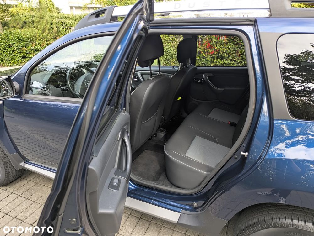 Dacia Duster 1.6 SCe Blackshadow S&S - 11