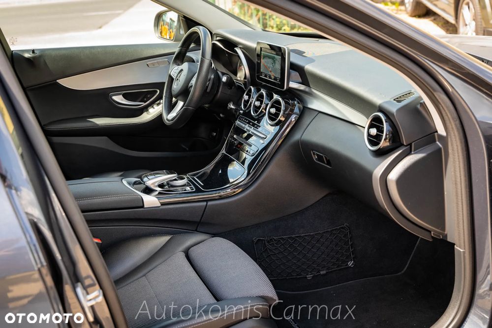 Mercedes-Benz Klasa C 180 9G-TRONIC Edition - 20