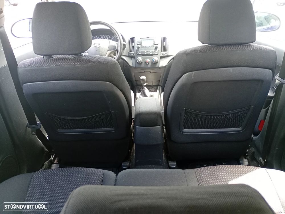 Hyundai i30 1.6 CRDI Classic CPF - 4