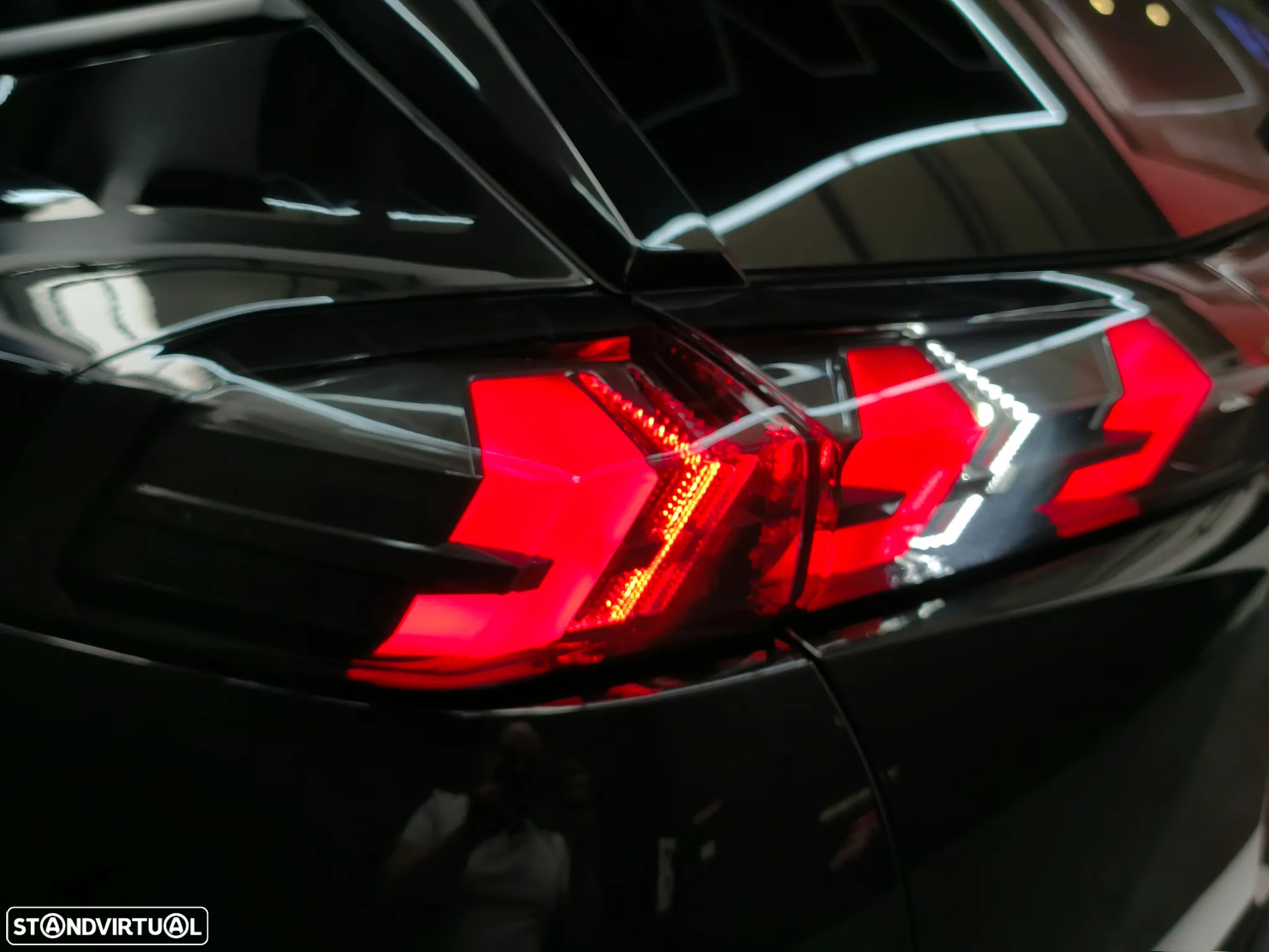 Peugeot 2008 1.5 BlueHDi Allure Pack EAT8 - 5