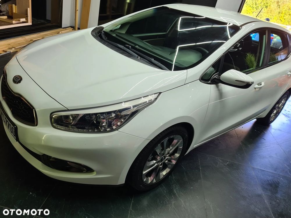 Kia Ceed 1.6 CRDi ISG Spirit - 28