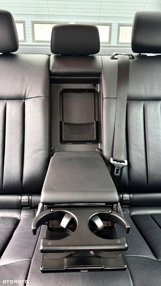 Mercedes-Benz Klasa E 250 CGI BlueEFFICIENCY Automatik Elegance - 27