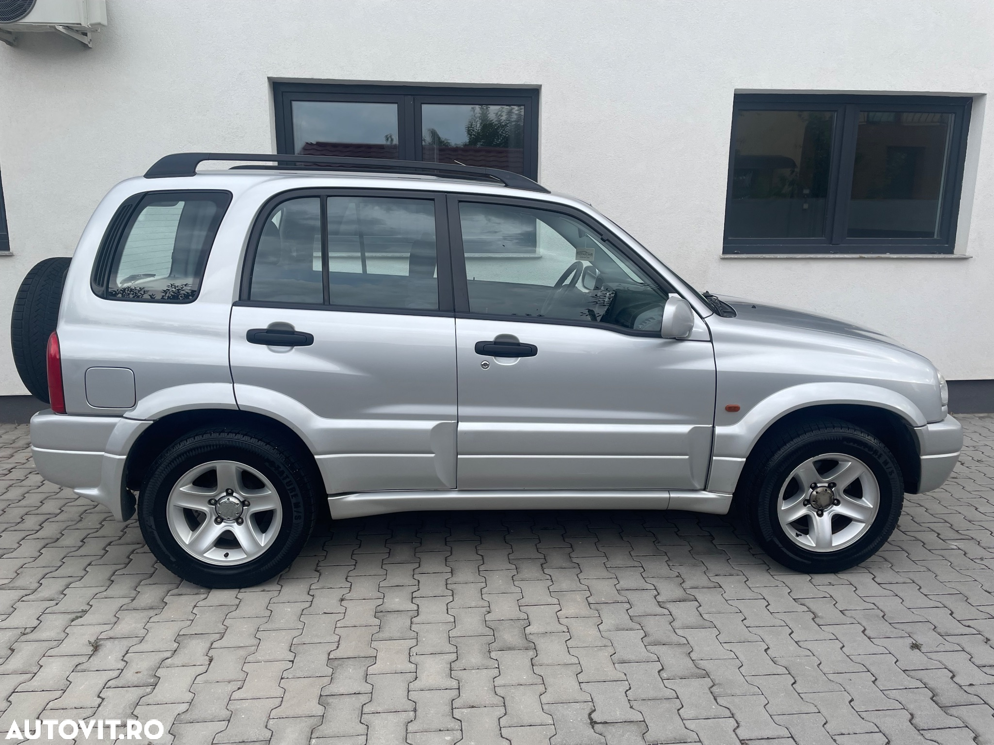 Suzuki Grand Vitara - 10