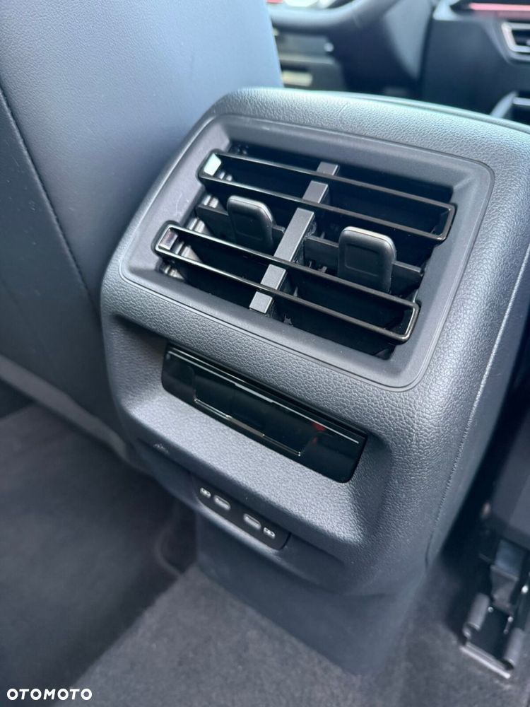Volkswagen Tiguan - 27