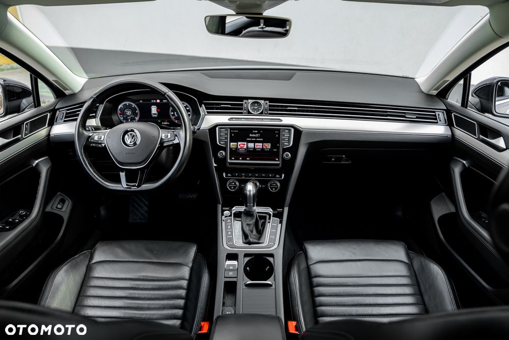 Volkswagen Passat 2.0 TDI SCR 4Motion DDG Highline - 26