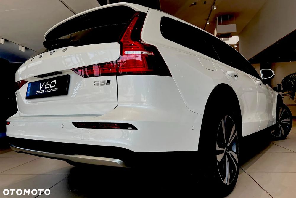 Volvo V60 B5 B AWD Ultimate Dark - 6