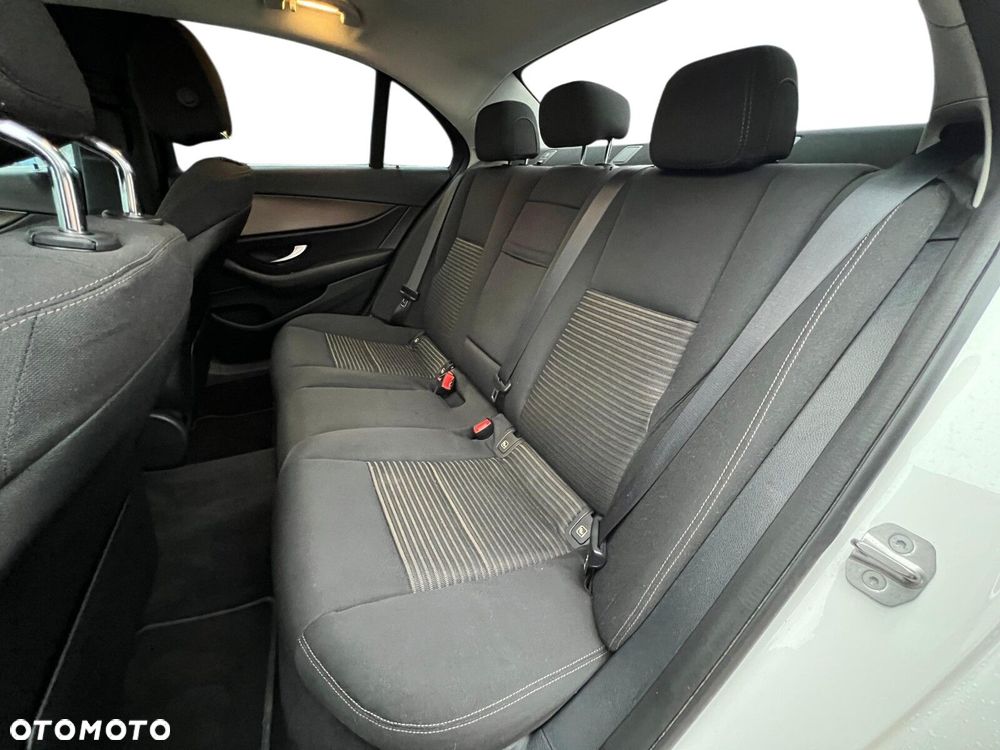 Mercedes-Benz Klasa E 220 d Business Edition 9G-TRONIC - 14