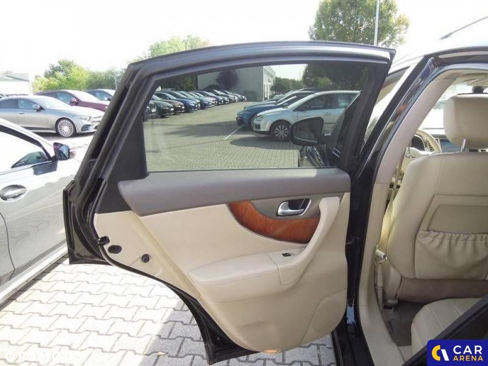 Infiniti QX70 - 18