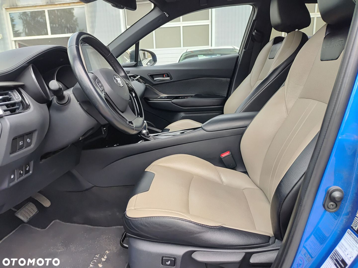 Toyota C-HR - 11