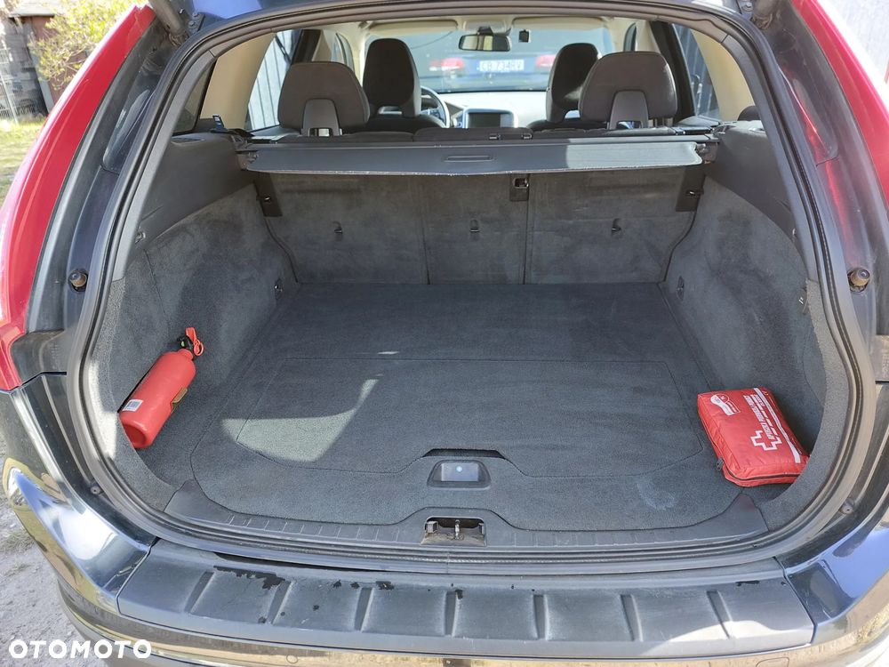 Volvo XC 60 D3 Momentum - 8