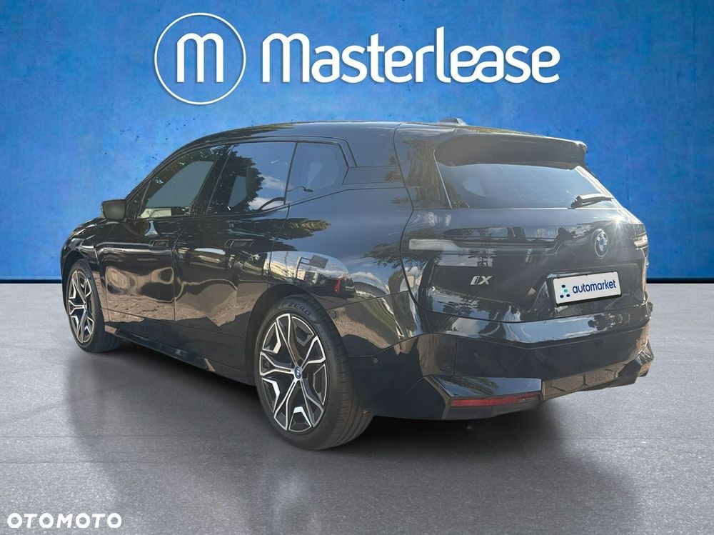 BMW iX - 7