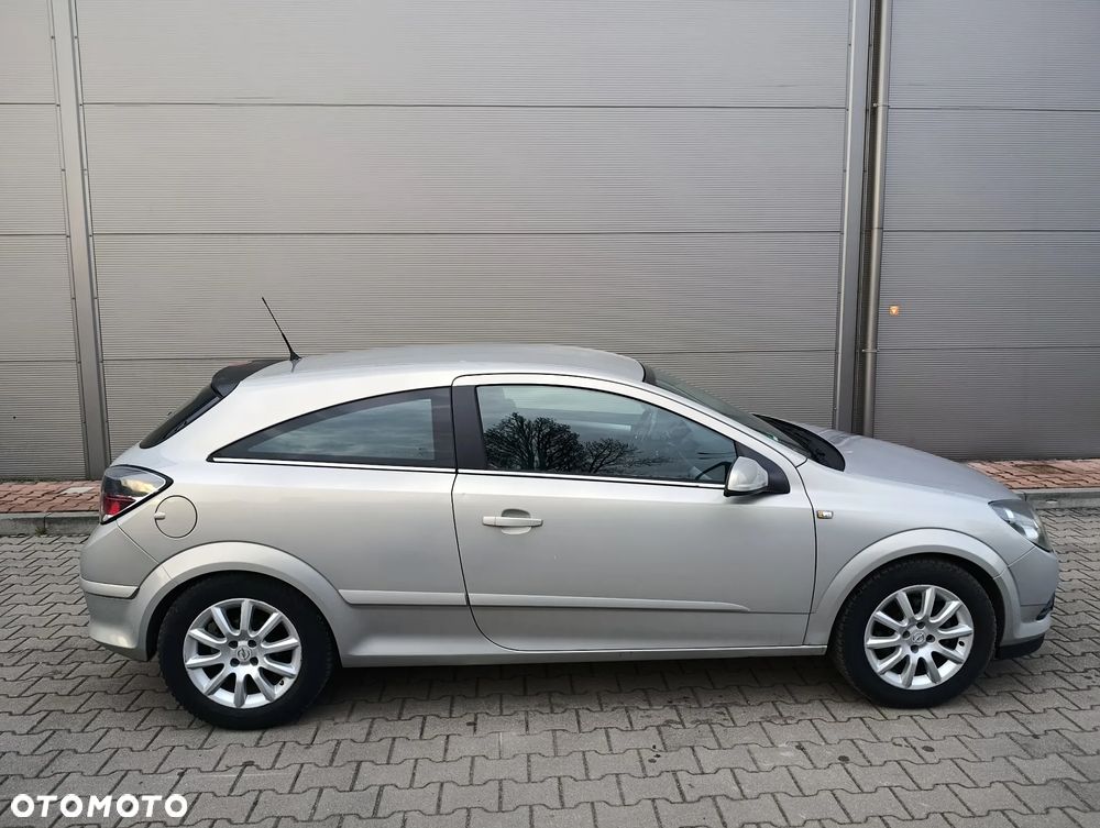 Opel Astra 1.6 Sport - 23