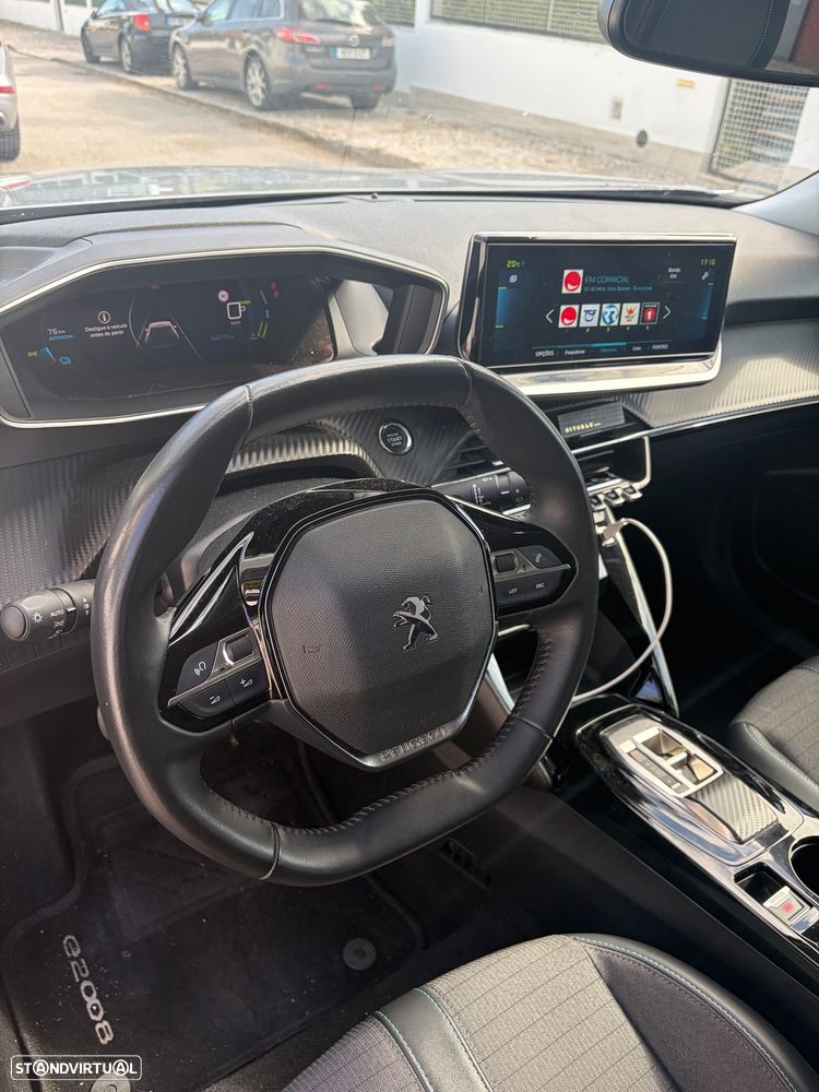 Peugeot e-2008 54 kWh Allure - 6