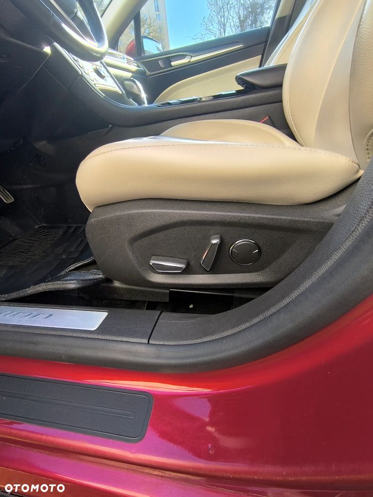 Ford Fusion - 26