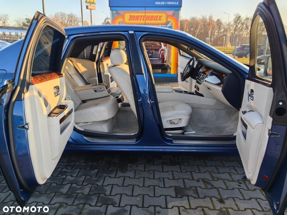 Rolls-Royce Ghost - 10
