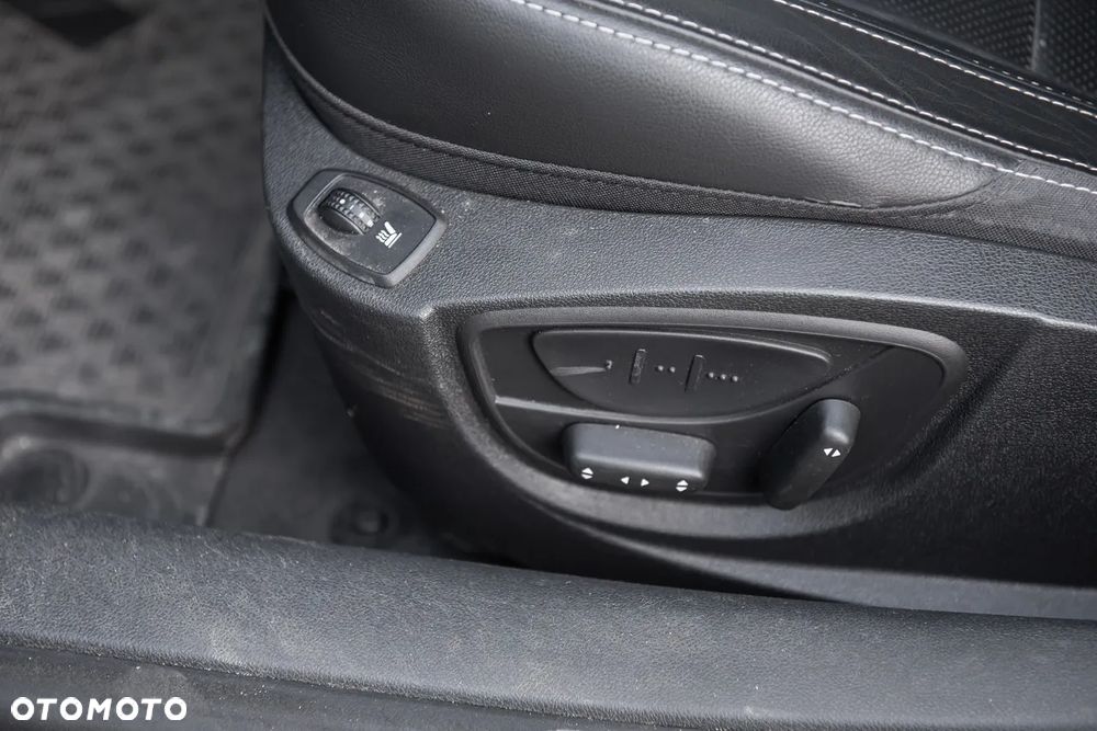 Renault Laguna 2.0 T Bose Edition - 17