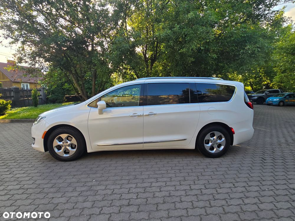 Chrysler Pacifica - 34