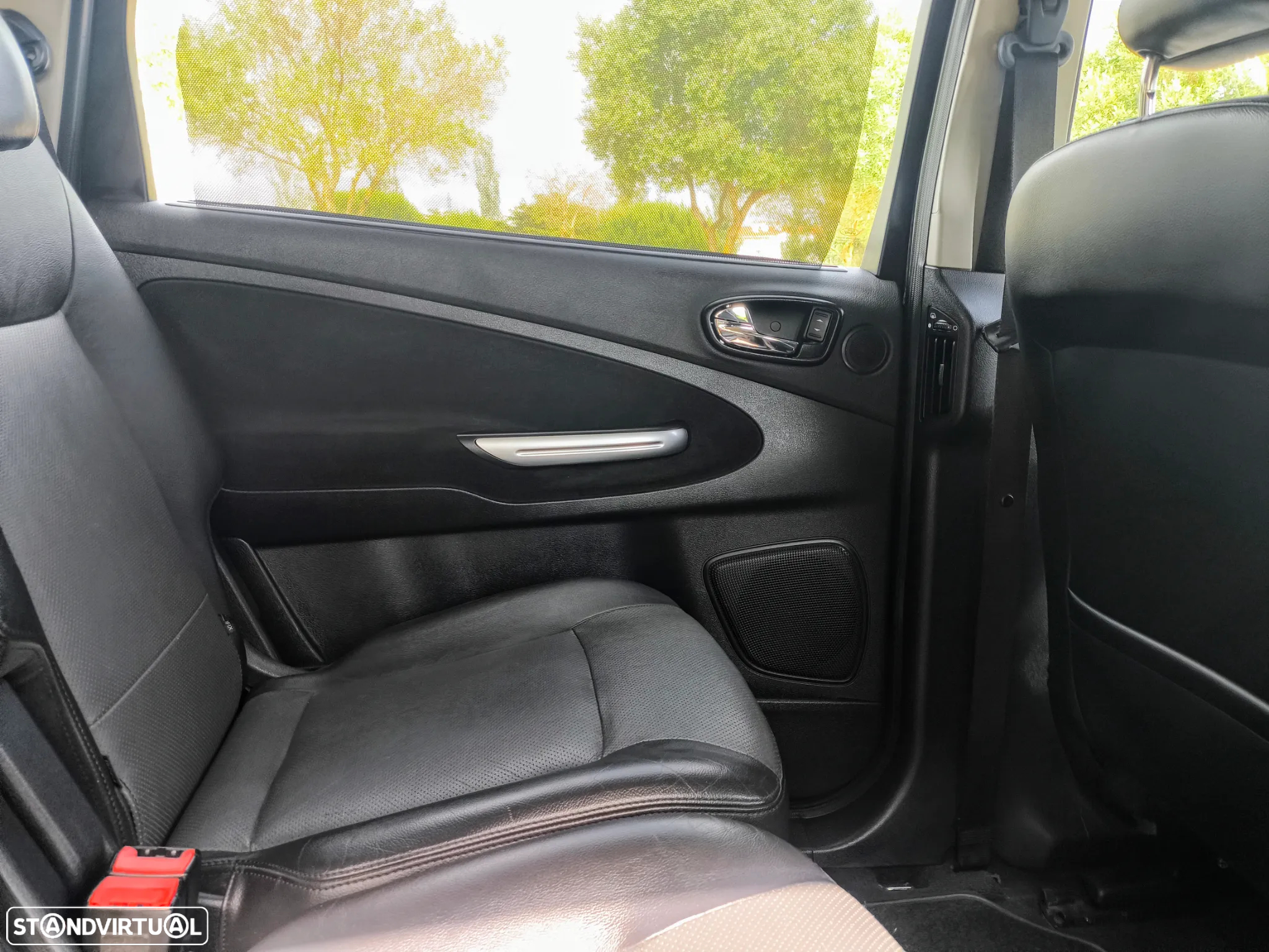 Ford S-Max 1.8 TDCi Titanium 7L - 16