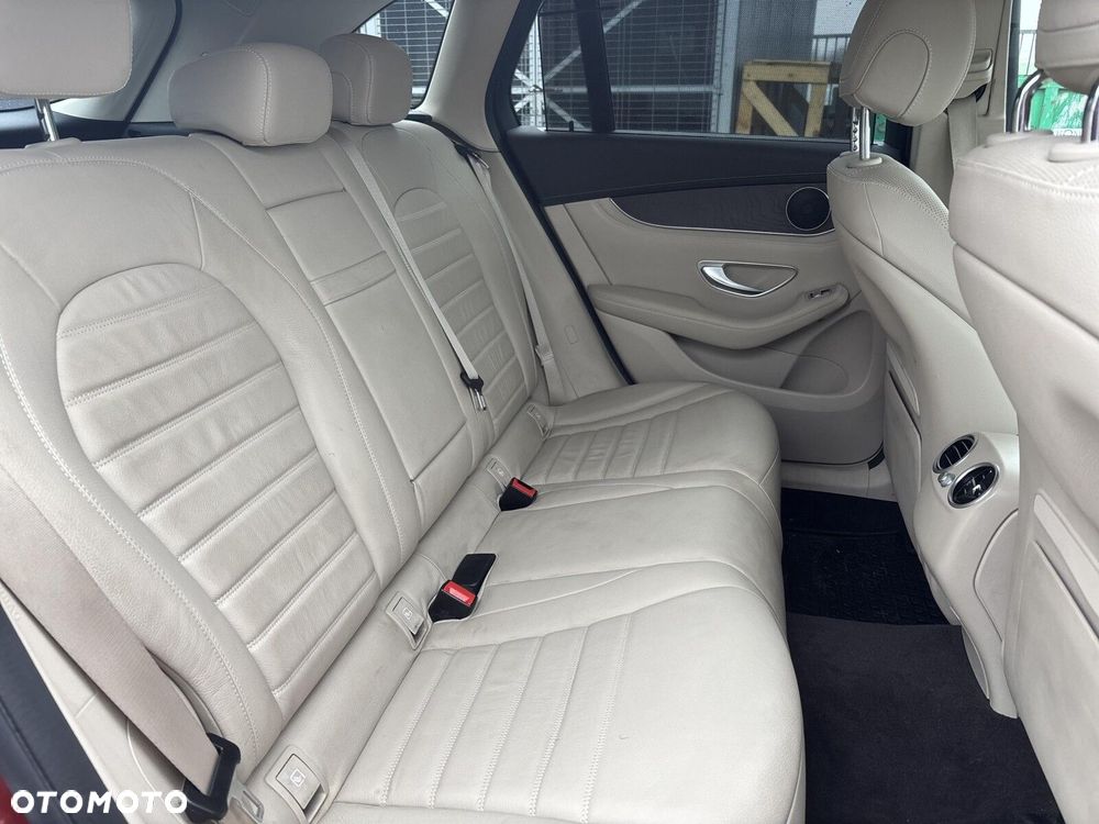 Mercedes-Benz GLC - 21