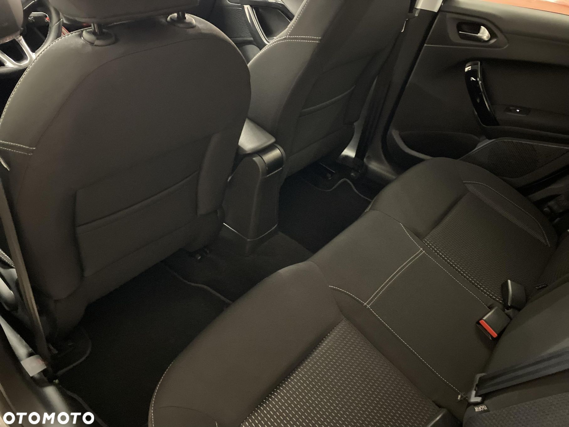 Peugeot 208 1.2 PureTech Allure - 11
